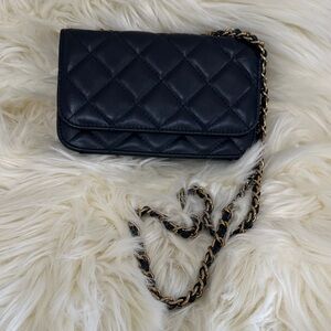 American Eagle Outfitters Black Quilted Crossbody Bag
